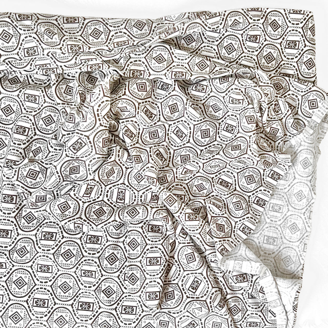 Vintage_Geometric_Pattern_Fabric