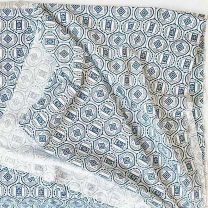 Vintage_Geometric_Pattern_Fabric