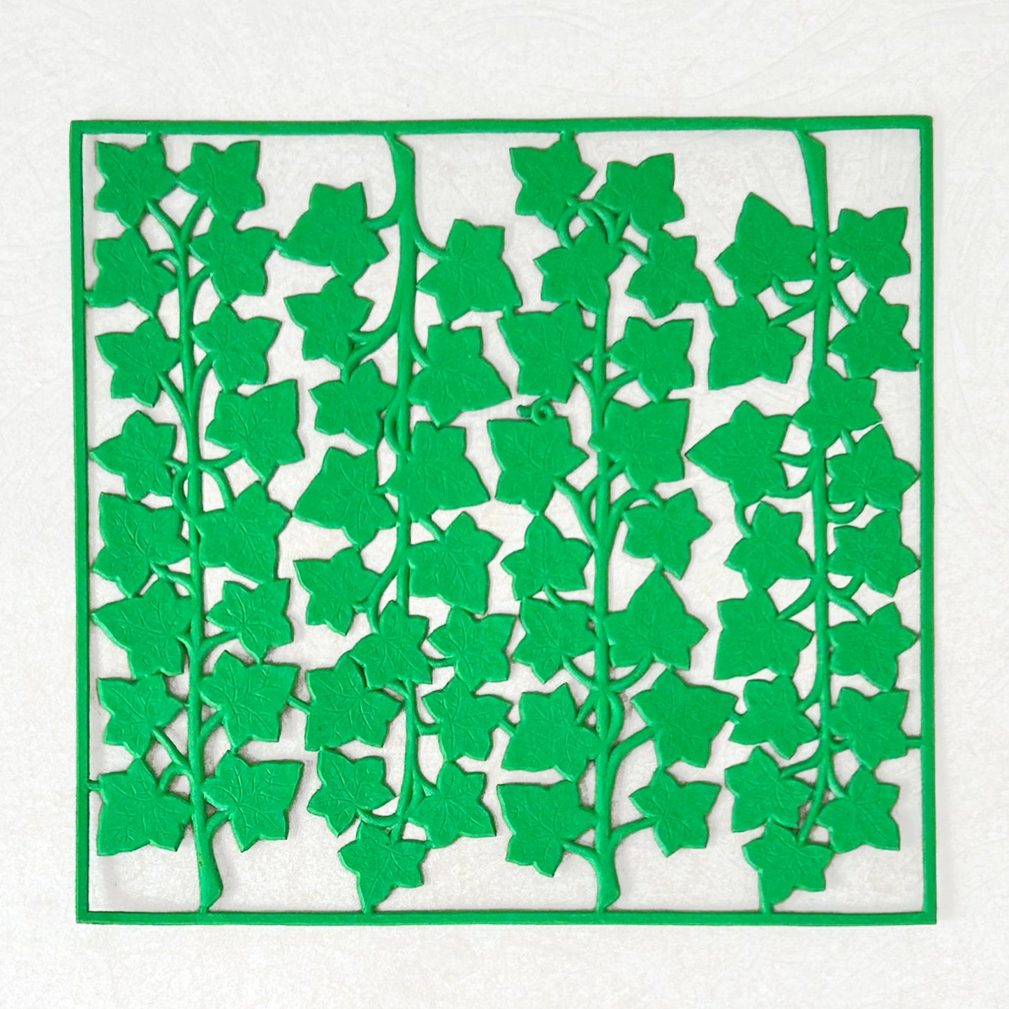 Ivy Sprigs, Dresden Trim