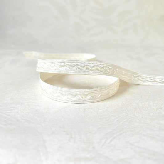Wavy_Center_Flat_Braid
