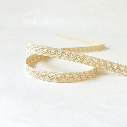 Wavy_Center_Flat_Braid