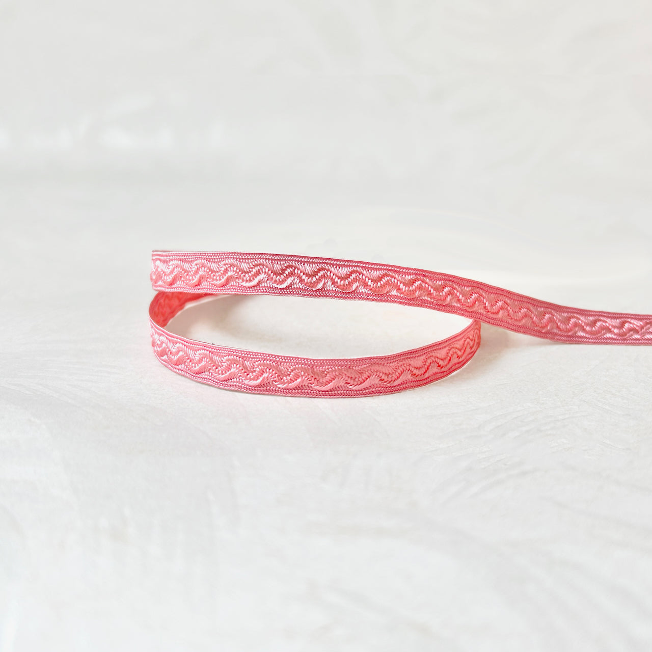Wavy_Center_Flat_Braid