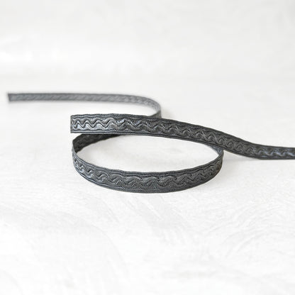 Wavy_Center_Flat_Braid