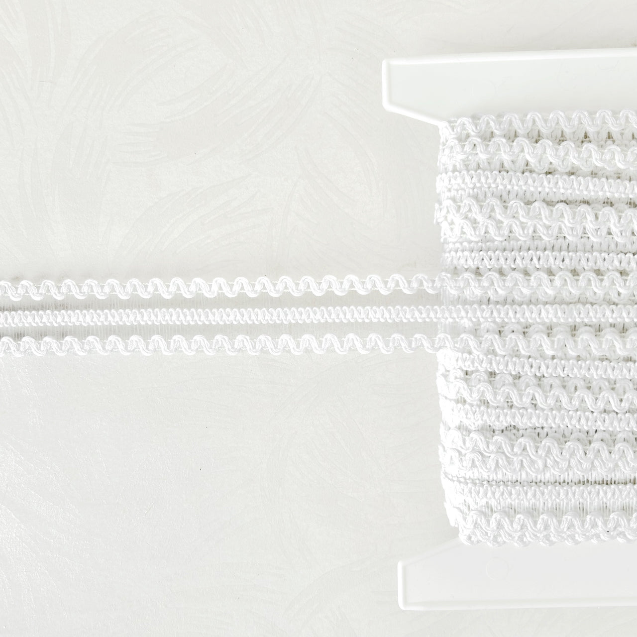 Wavy_Line_Stretchy_Bordered_Braid