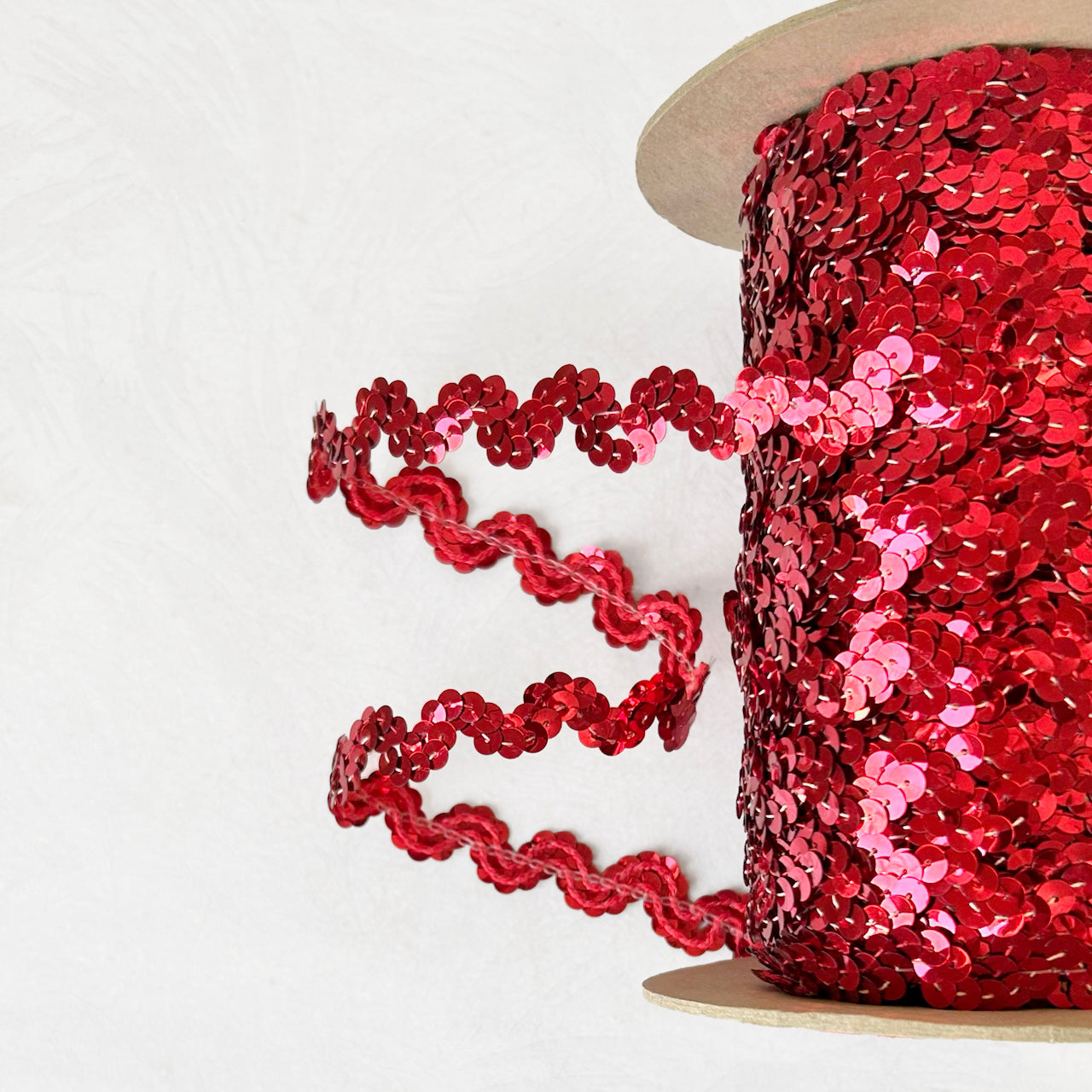 Wavy_Sequin_Trim