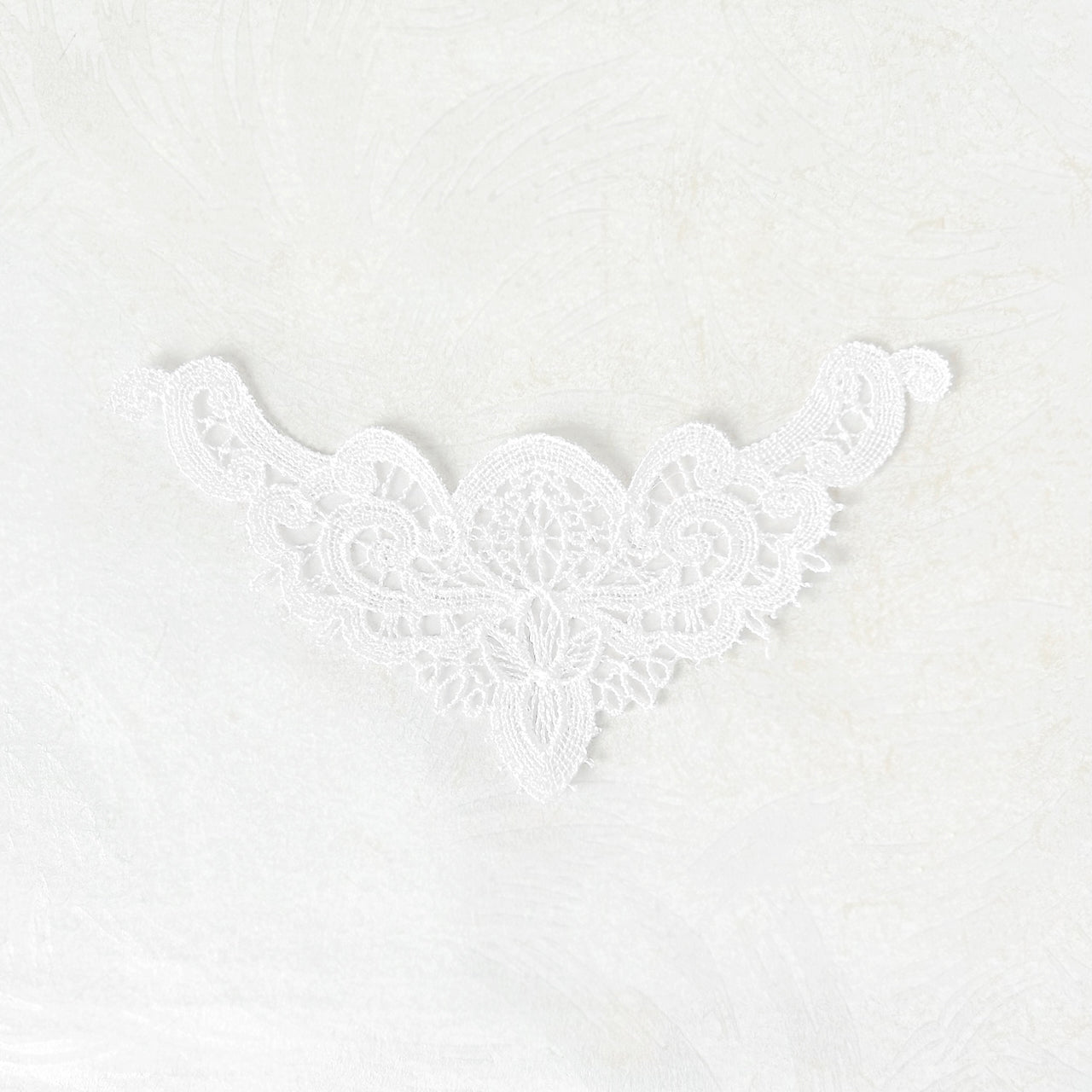 White_Center_Venice_Lace_Motif_Applique