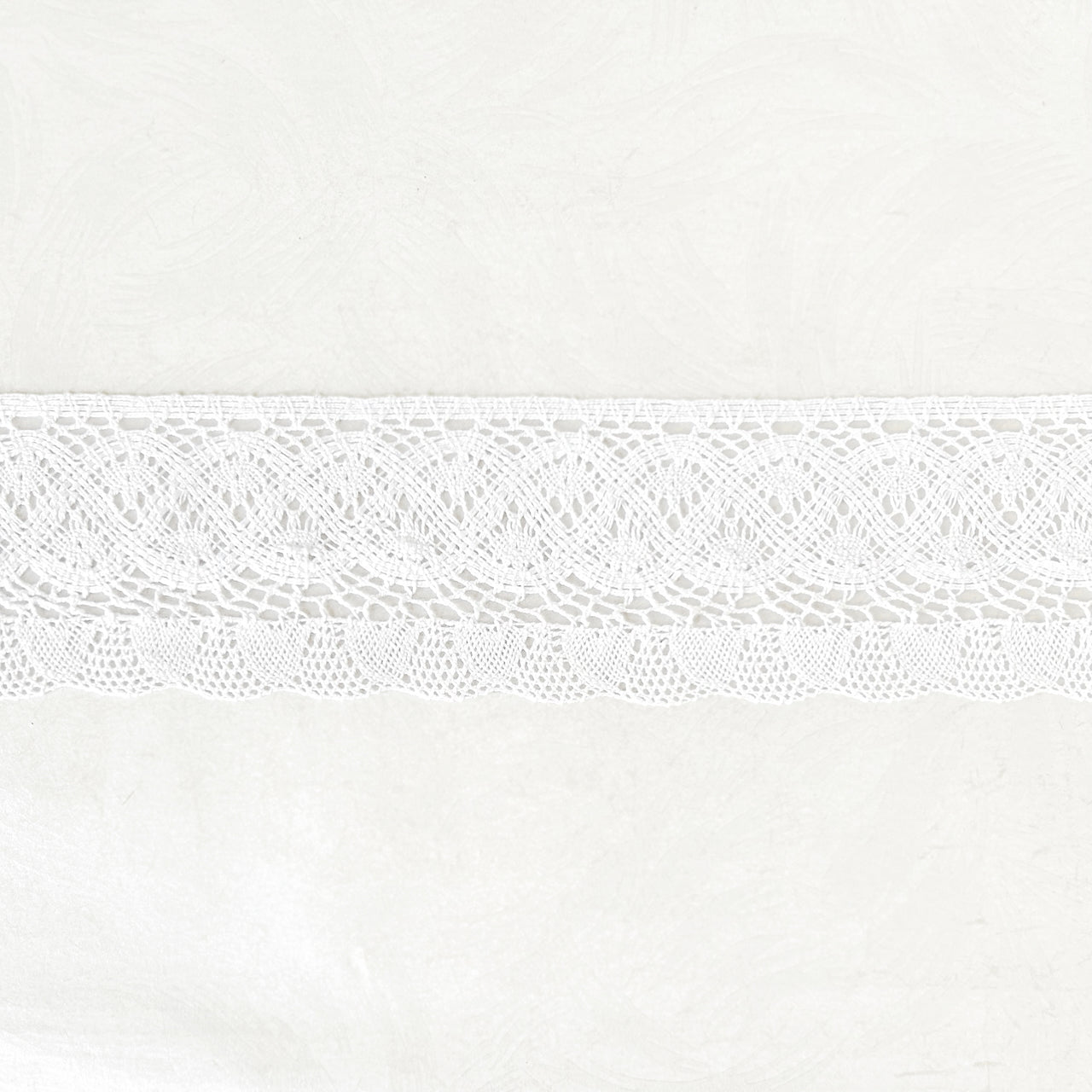 Wide_Scalloped_Cluny_Lace