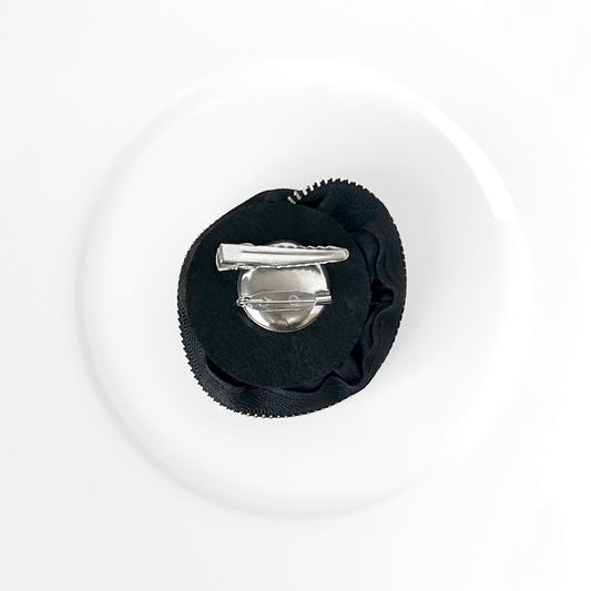Zipper_Edge_Black_Flower_Brooch