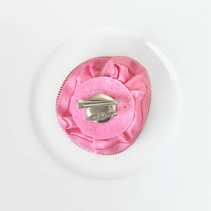 Zipper_Edge_Pink_Flower_Brooch