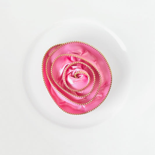 Zipper_Edge_Pink_Flower_Brooch