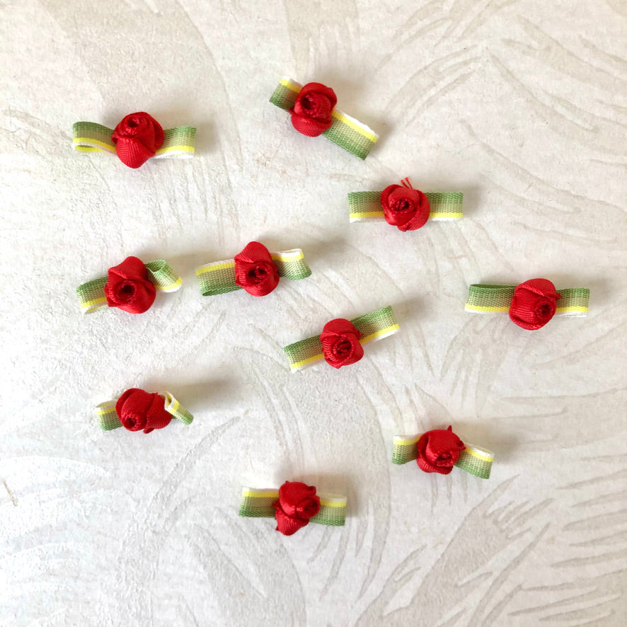 Ribbon Rosebuds With Ombre Leaves - Multiple Colorways