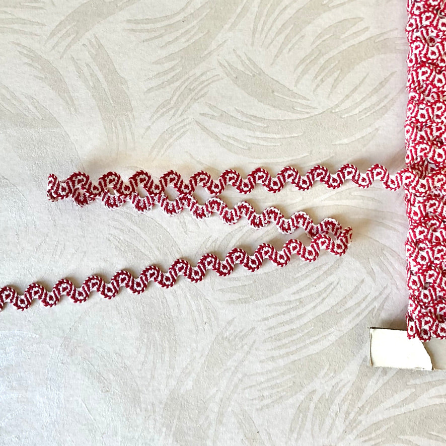 Red & White Woven Fancy Ric Rac