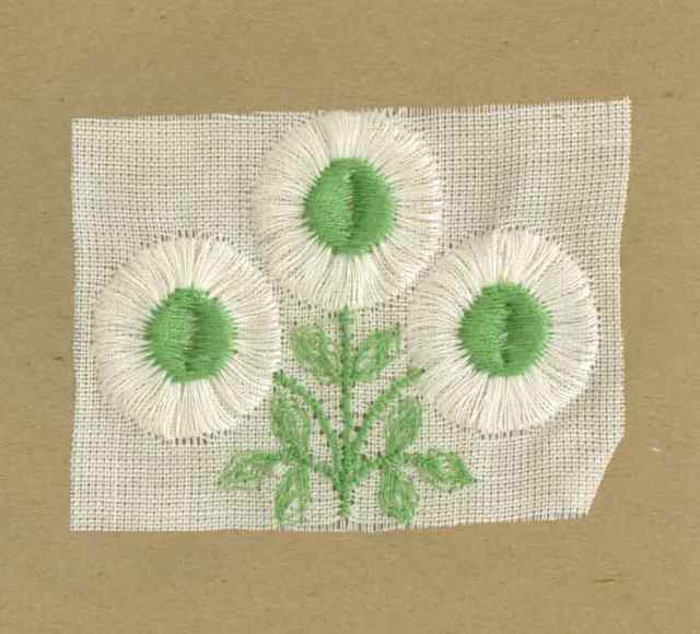 White_Vintage_Applique_Small_Triple_Button_Flower