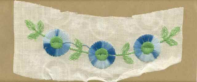 Blue_Vintage_Applique_Arched_Button_Flower