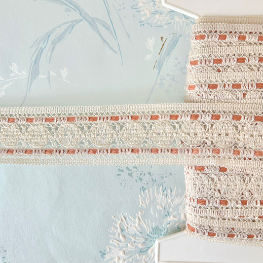 Cluny_Lace_With_Inset