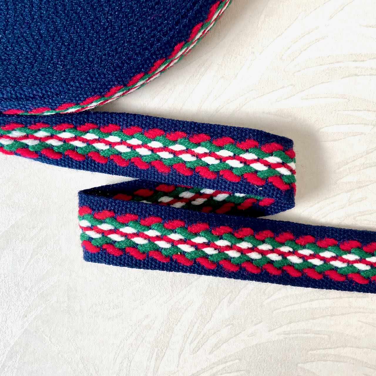     Crisscross_Jacquard_Ribbon