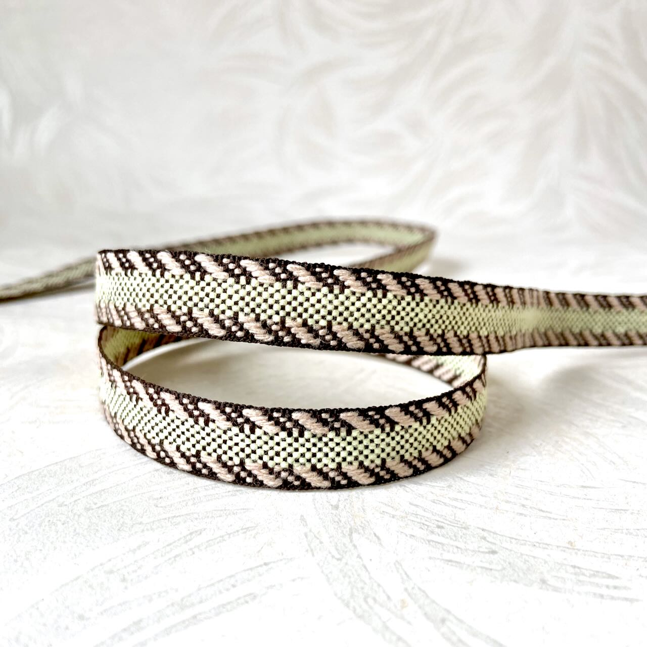     Diagonal_Line_Jacquard_Ribbon