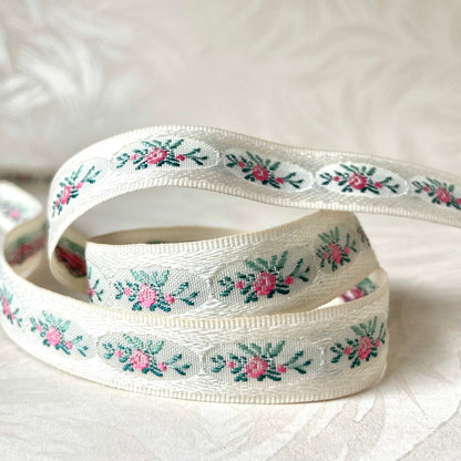 Oval Bouquet Floral Jacquard - Multiple Colorways