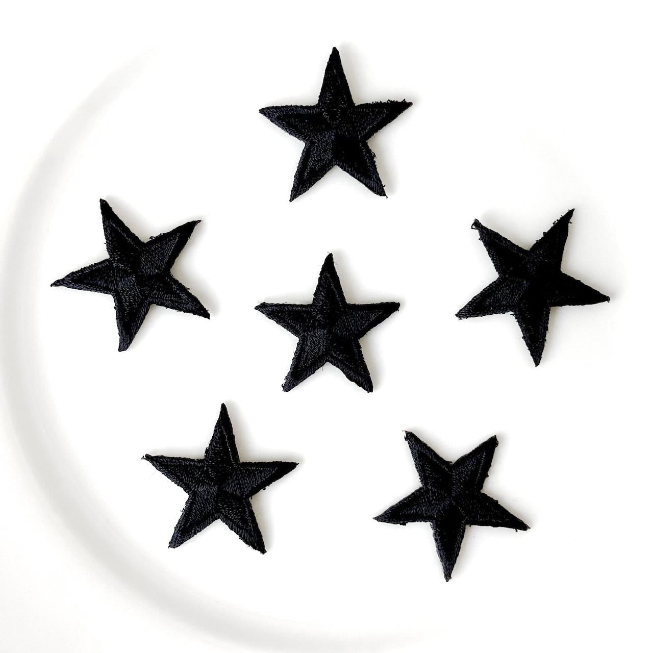     Embroidered_Star_Applique