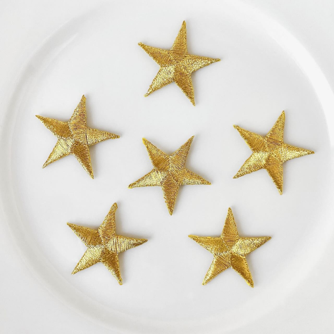     Embroidered_Star_Applique
