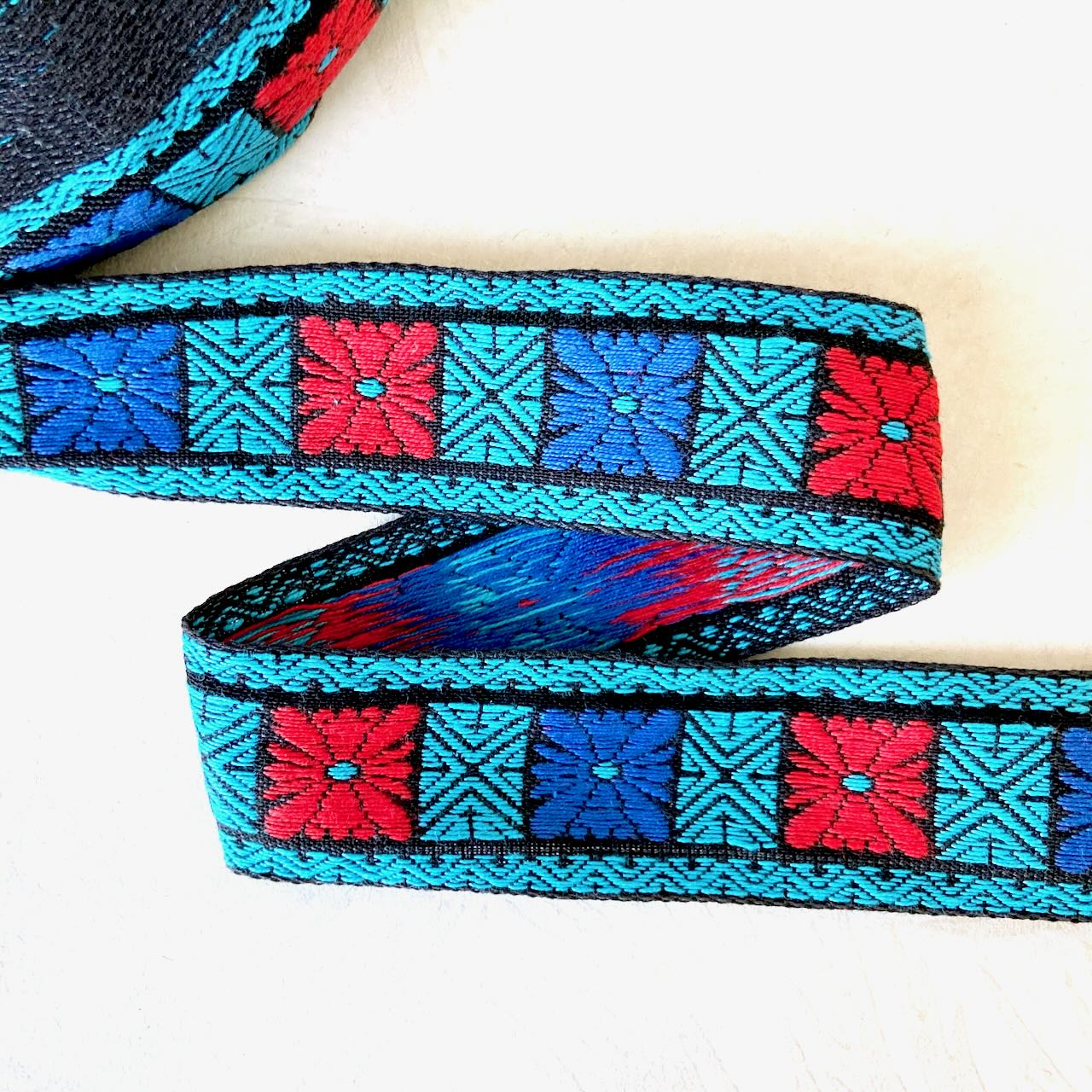     Floral_Square_Jacquard_Ribbon
