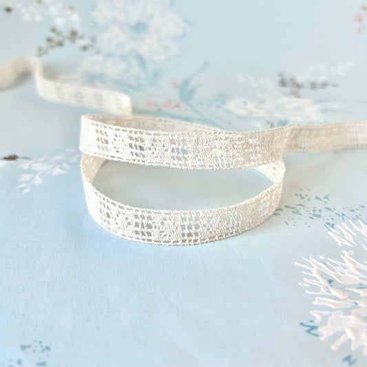    Geometric_Cluny_Lace
