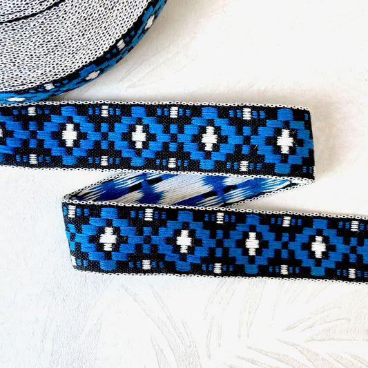 Geometric_Jacquard_Ribbon