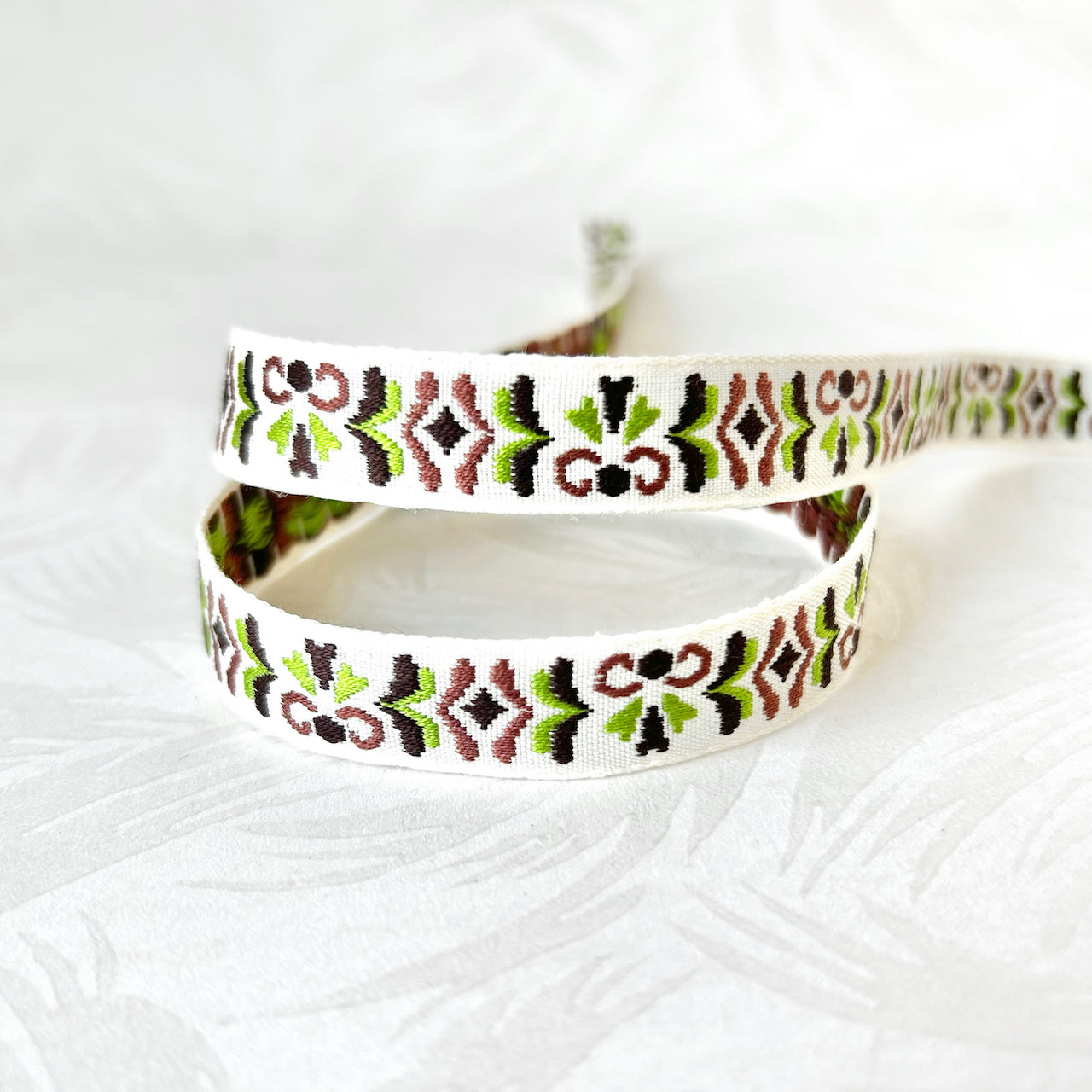     Geometric_Jacquard_Ribbon