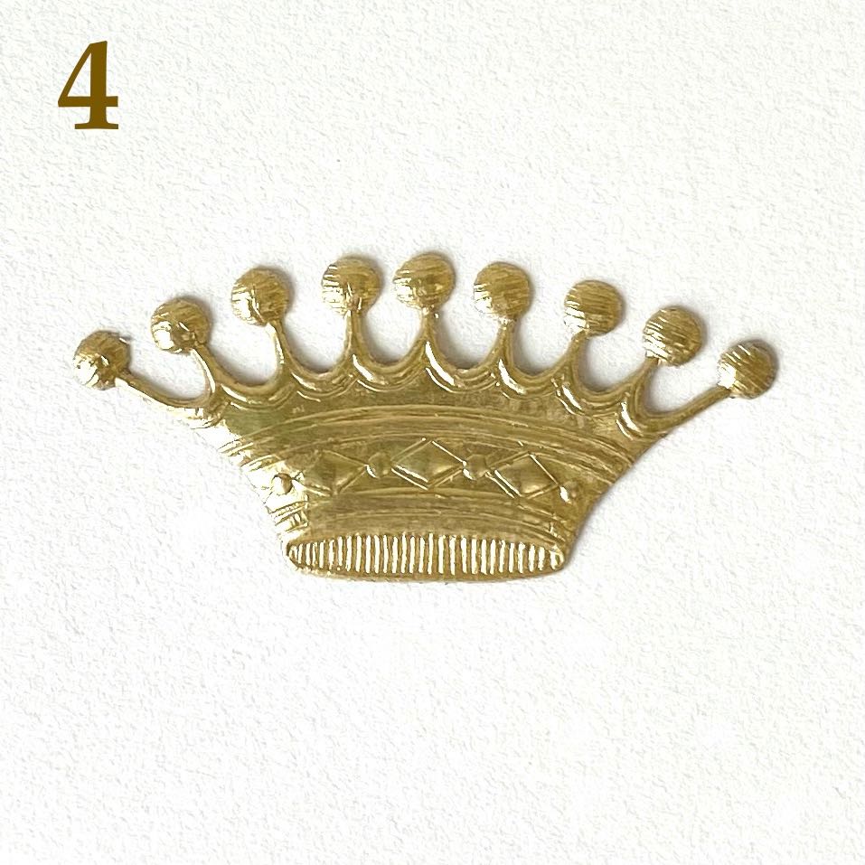Single Dresden Crown