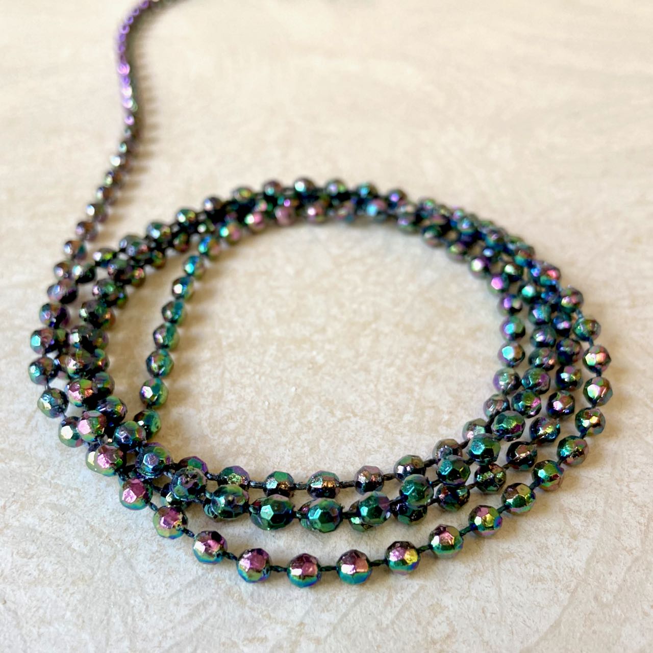 Iridescent_Faceted_Faux_Pearls_Black
