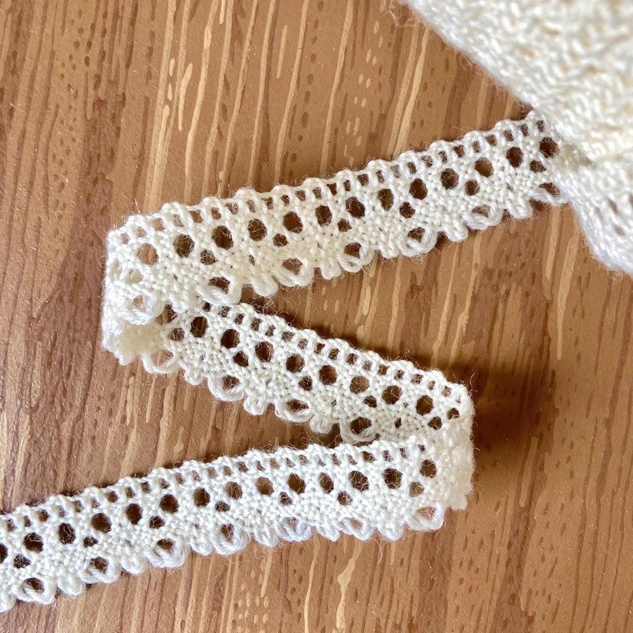    Ivory_Wool_Cluny_Lace