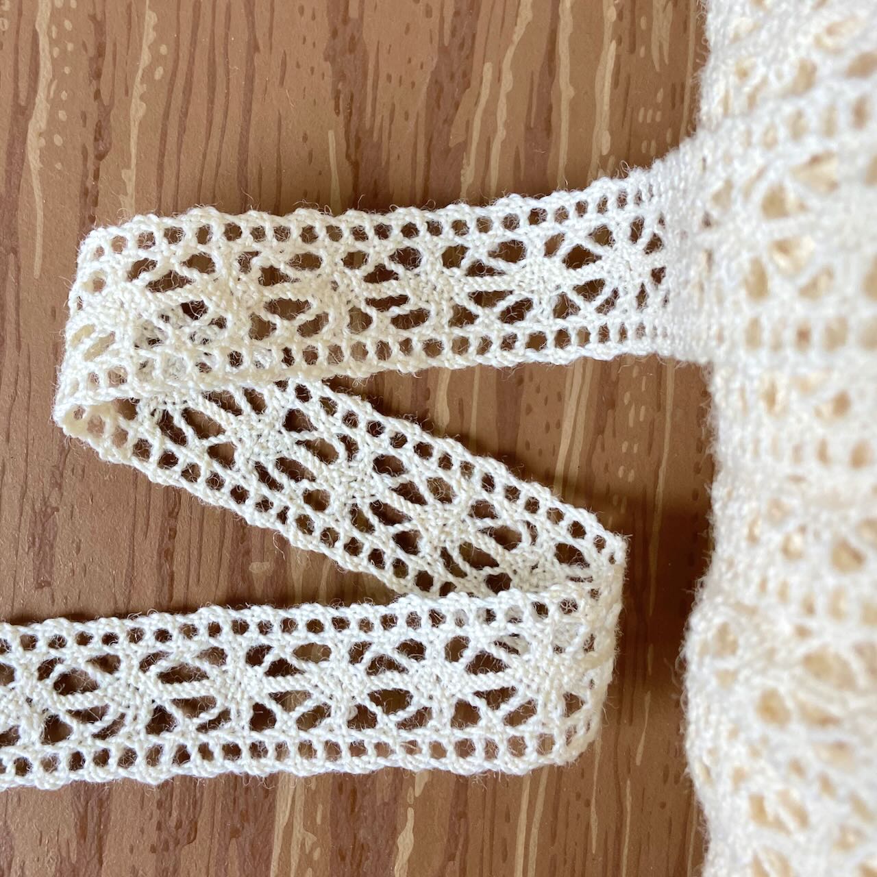     Ivory_Wool_Cluny_Lace