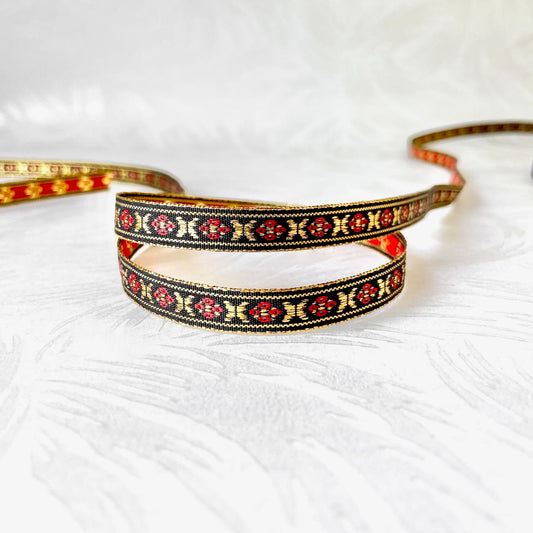     Metallic_Geometric_Jacquard_Ribbon