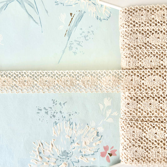    Oval_Cluny_Lace