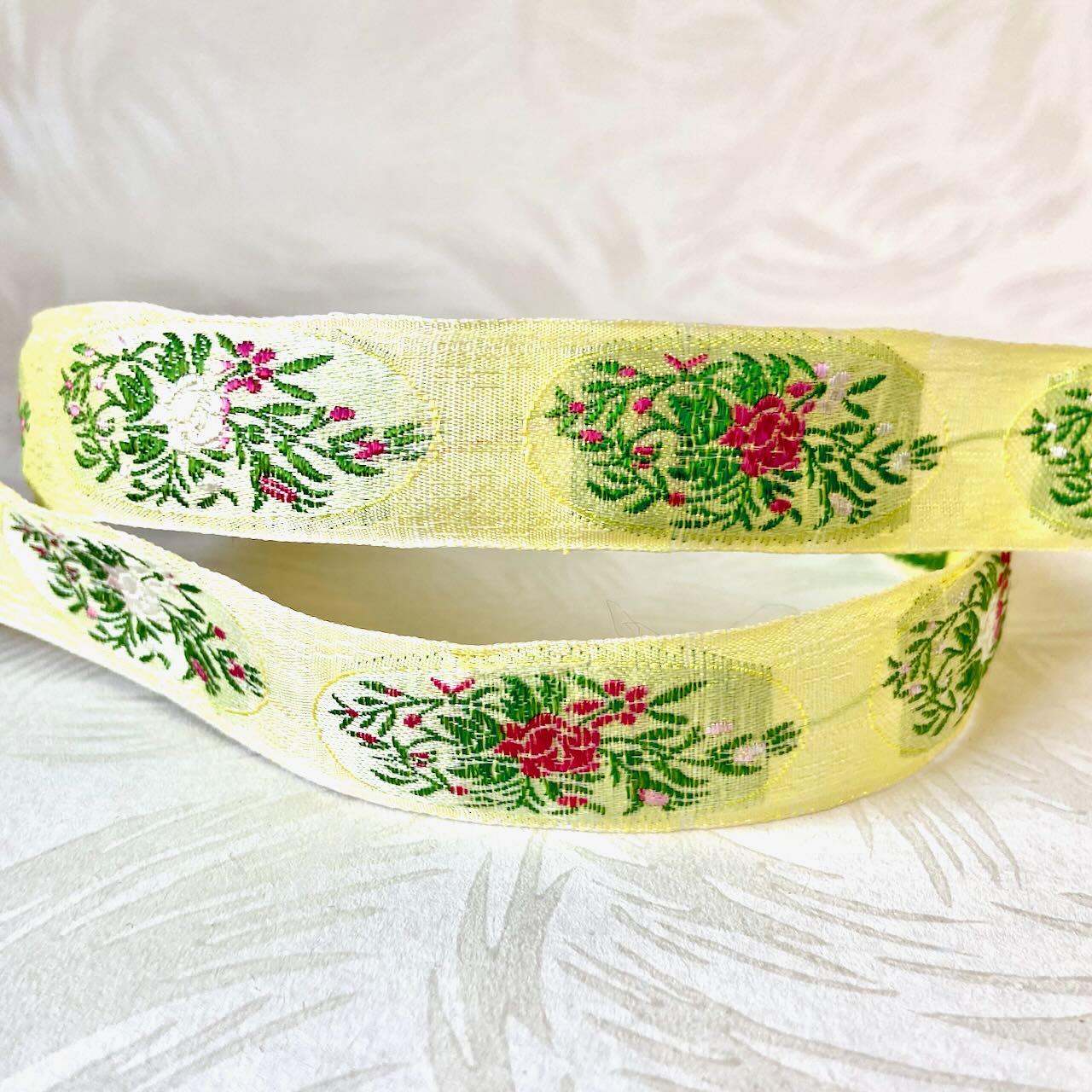    Oval_Floral_Bouquet_Jacquard_Ribbon