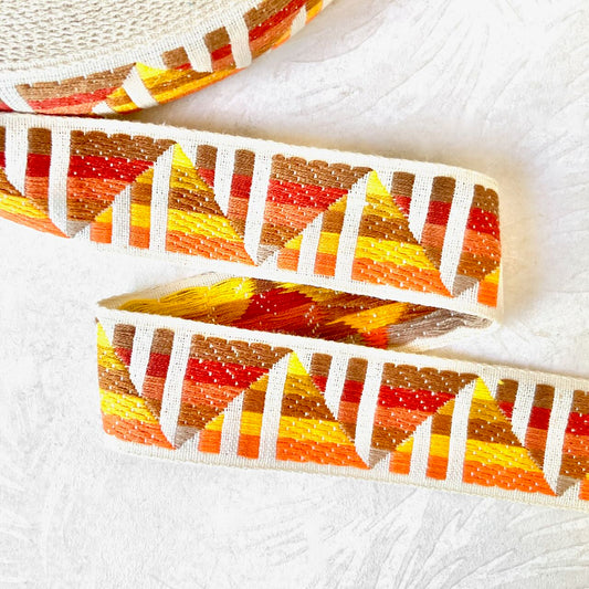 Pyramid_Illusion_Jacquard_Ribbon