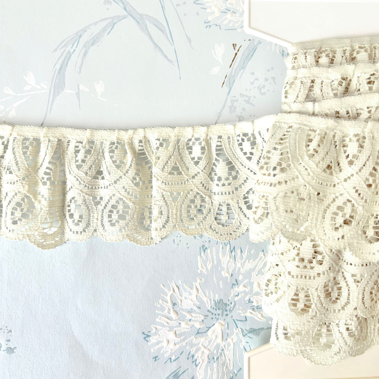 Ruffled_Polyester_Lace
