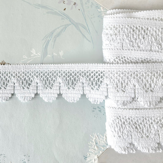    Scalloped_Cluny_Lace
