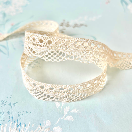    Scalloped_Cotton_Cluny_Lace