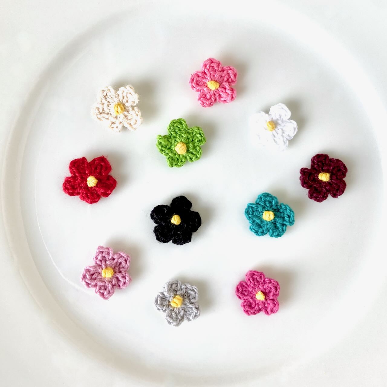     Tiny_Crochet_Flower