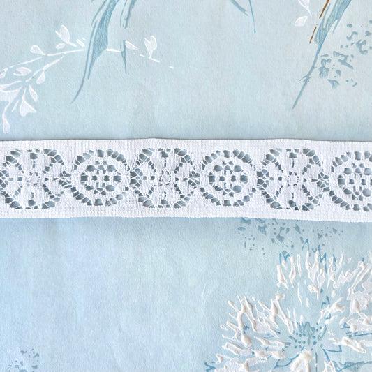       White_Floral_Flat_Lace